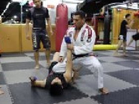 <b><b>巴西柔术(bjj)黑带4段大师级</b></b>